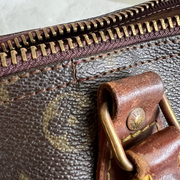 Authentic Louis Vuitton Speedy 30 Vintage (Fair Condition) - Picture 13 of 15